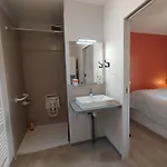 Collonges, Eco-container Pmr Avec Climatisation Et Parking Prive - Fr-1-828-13 بيت للعطل سويلاك