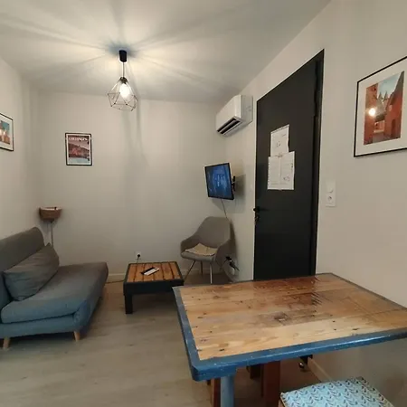 Collonges, Eco-container Pmr Avec Climatisation Et Parking Prive - Fr-1-828-13 Ferienhaus *
