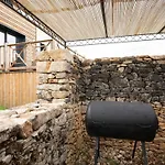 Collonges, Eco-container Pmr Avec Climatisation Et Parking Prive - Fr-1-828-13