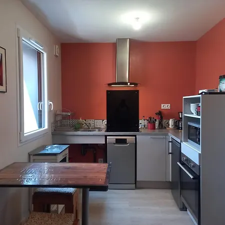 Collonges, Eco-container Pmr Avec Climatisation Et Parking Prive - Fr-1-828-13 Holiday home *