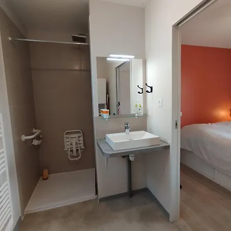 Collonges, Eco-container Pmr Avec Climatisation Et Parking Prive - Fr-1-828-13 펜션 수일락