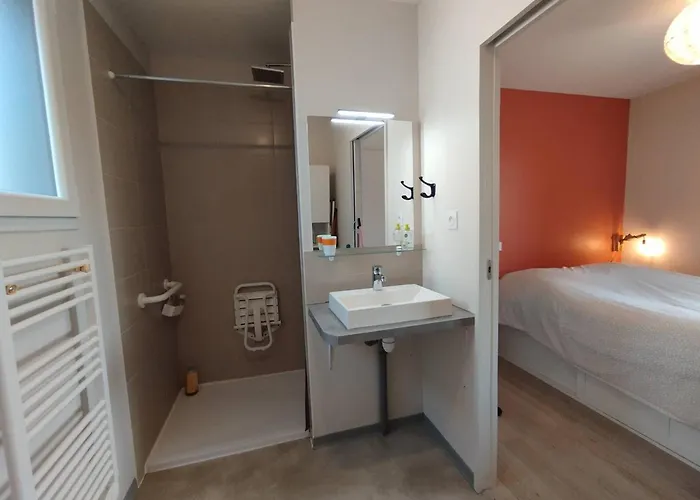 Collonges, Eco-container Pmr Avec Climatisation Et Parking Prive - Fr-1-828-13 펜션 수일락