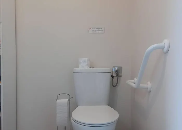 Collonges, Eco-container Pmr Avec Climatisation Et Parking Prive - Fr-1-828-13 *